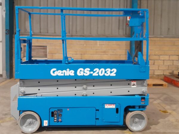 2006 GENIE GS-2032
