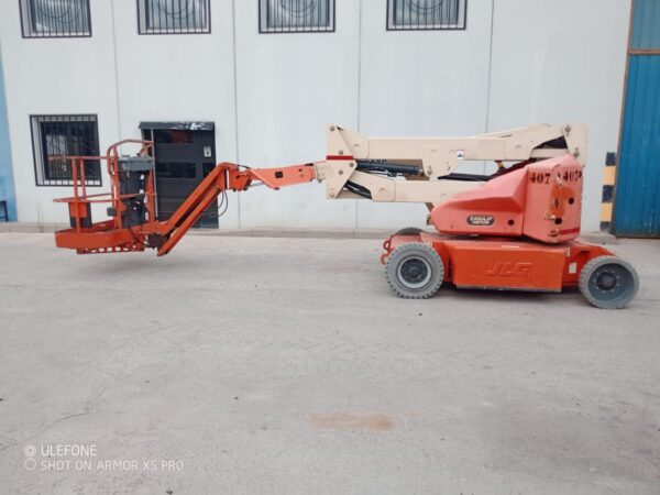 2007 JLG E400AJP