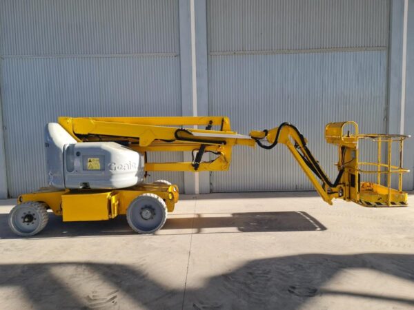 2008 GENIE Z40/23N