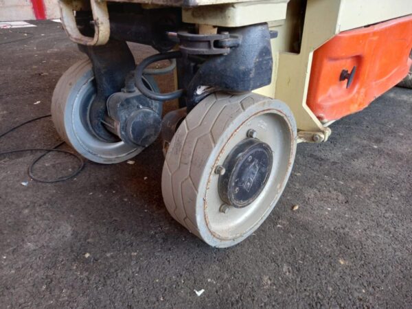 2008 JLG 2030 ES - Imagen 8