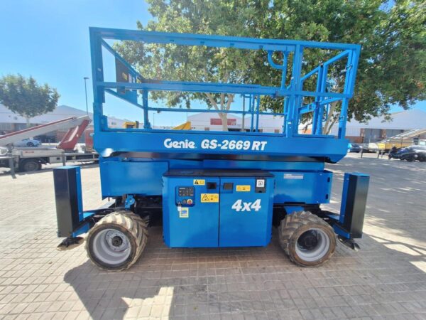 2012 GENIE GS-2669RT