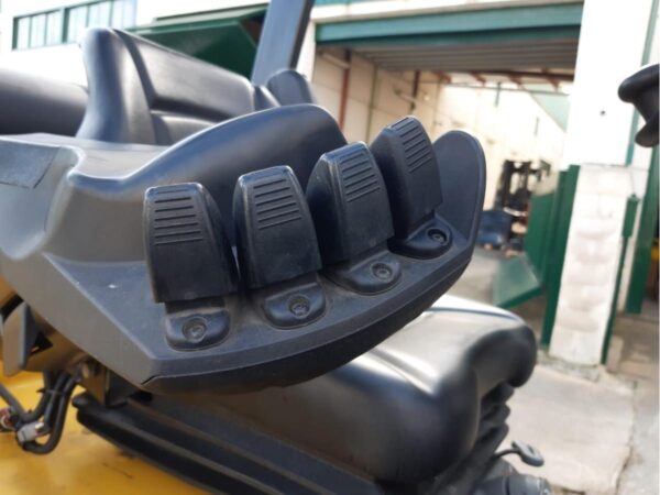 2016 YALE GLP50VX - Imagen 9