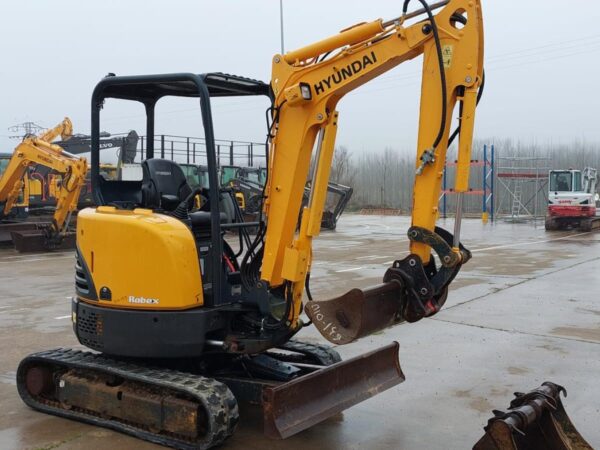2018 HYUNDAI R25Z-9AK CANOPY - Imagen 2