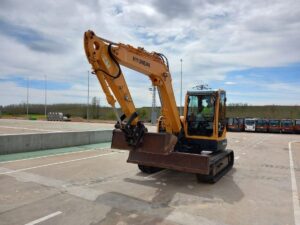 2018 HYUNDAI R80CR-9A