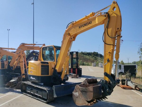 2018 HYUNDAI R80CR-9A