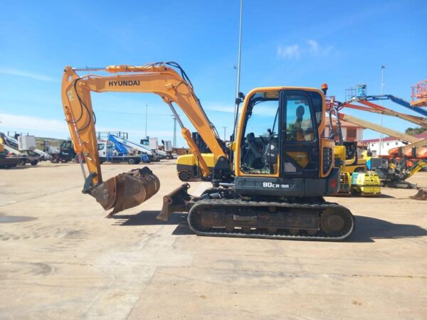 2018 HYUNDAI R80CR-9A
