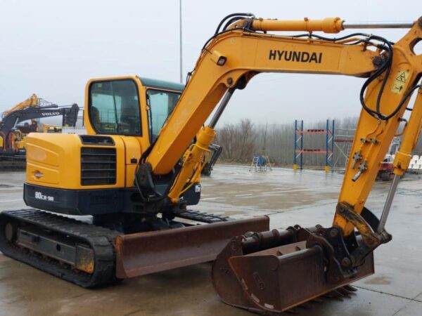 2018 HYUNDAI R80CR-9A