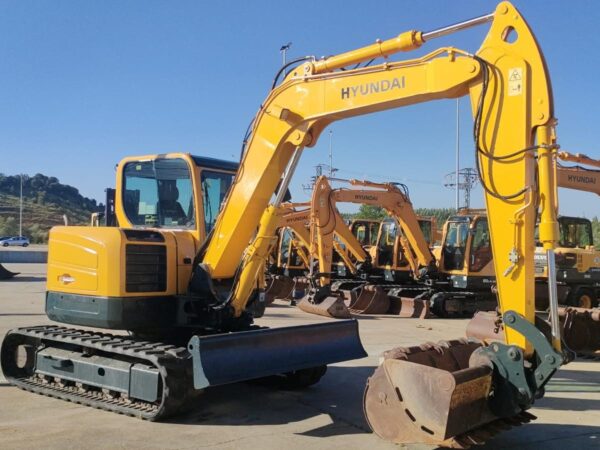 2018 HYUNDAI R80CR-9A
