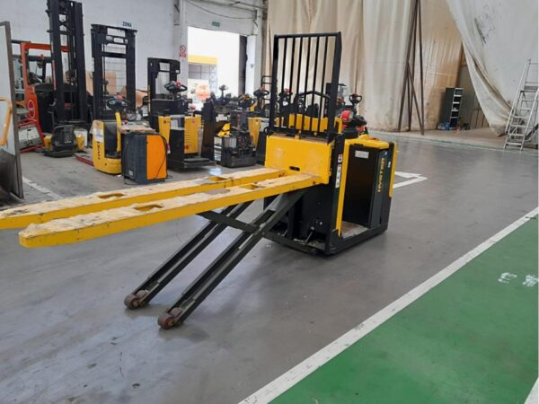 2021 HYSTER LO 2.0S