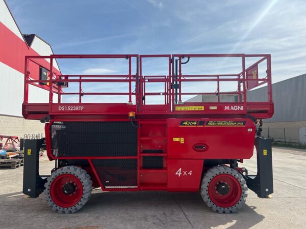 2022 MAGNI DS1523RTP - Imagen 3