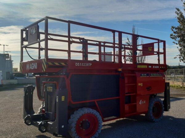 2023 MAGNI DS1523RTP - Imagen 5